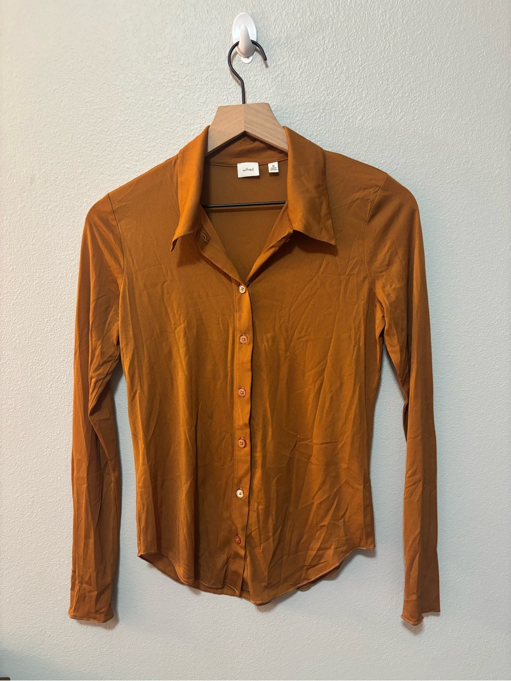 ✨Aritizia Wilfred Collared Nylon Shirt in Rich Caramel